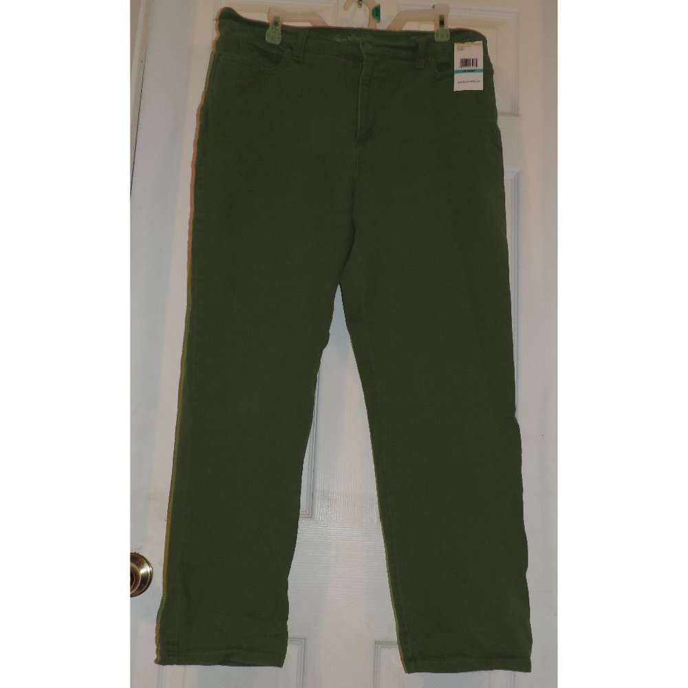 *JEANS SALE* NWT Gloria Vanderbilt stretch jeans moss green Size 16P